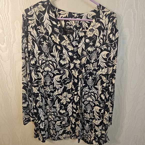Lane Bryant Navy and Cream Floral Top - Picture 1 of 2